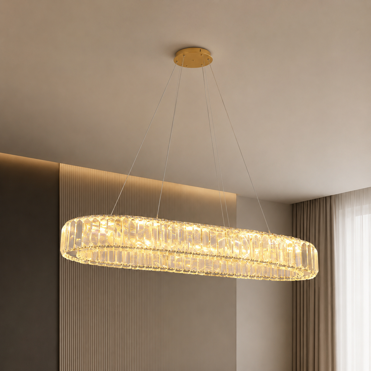 Lustre Auré Noveo illuminé dans une salle à manger
